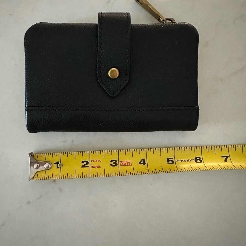 Small Black Fossil Brand Wallet With Gray Lining - Picture 7 of 7